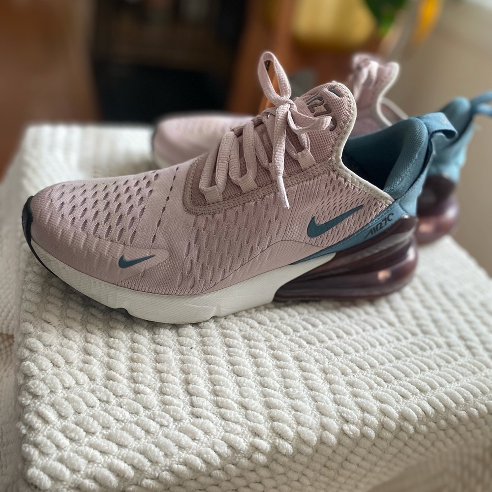 Nike Air Max 270